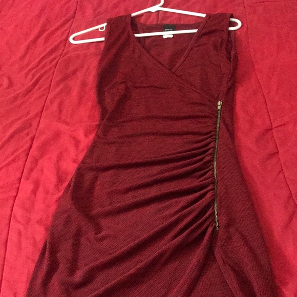 Dress - Picture 2 of 3